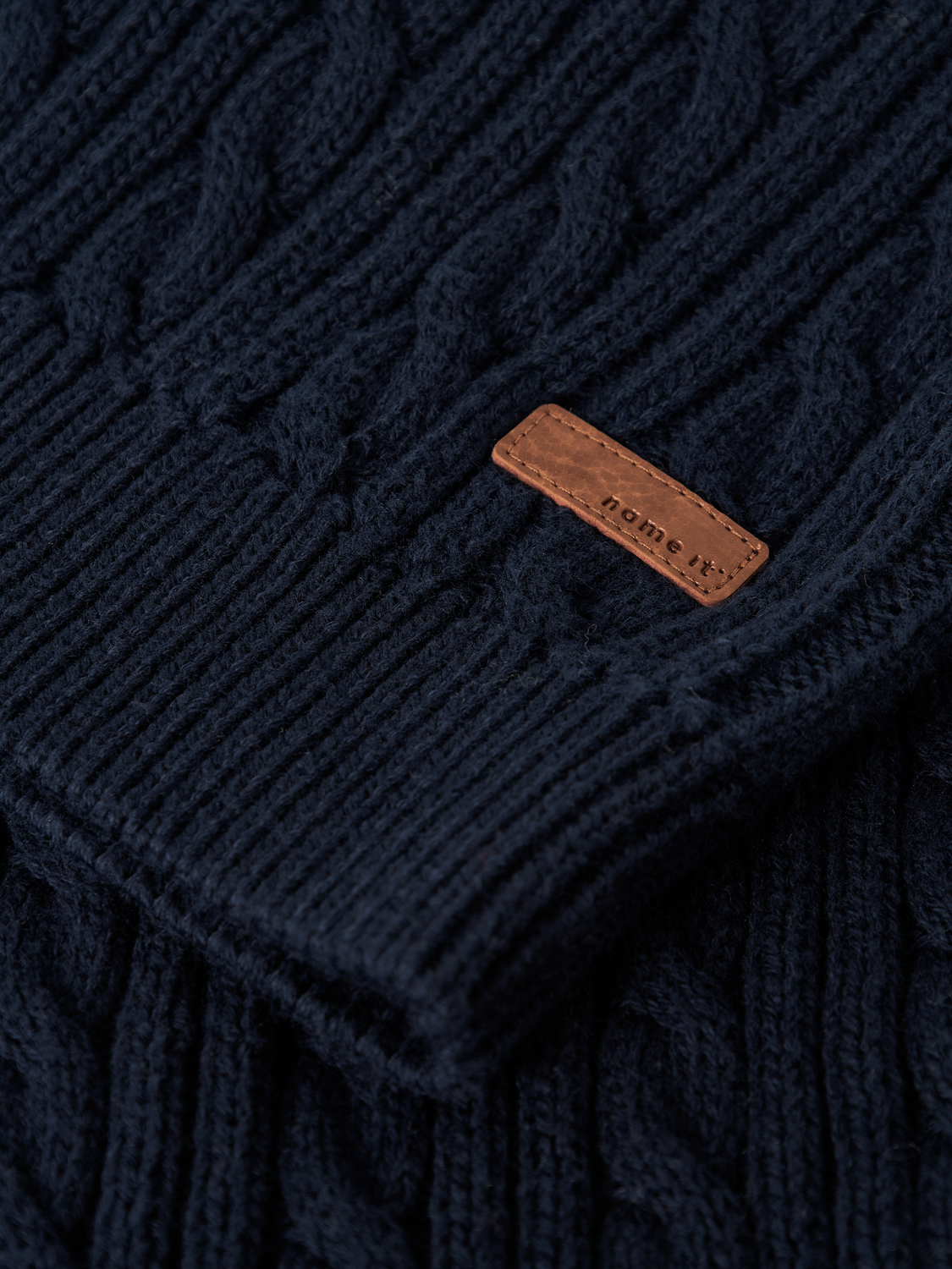 model_shot-front_full